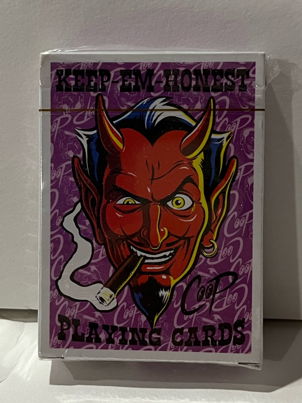 Sealed Coop Keep Em Honest Playing Cards